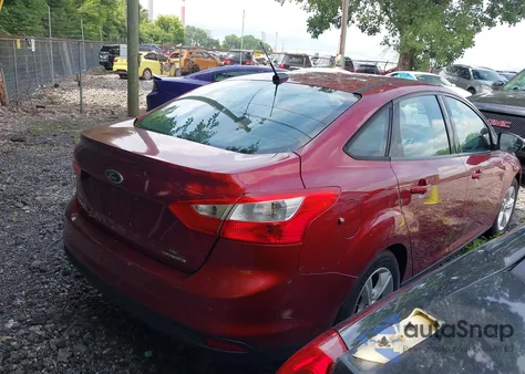 2014 Ford Focus Se z USA, uszkodzony, nr VIN 1FADP3F23EL206724